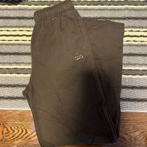Alo Yoga Accolade Straight Leg Sweatpant - Espresso